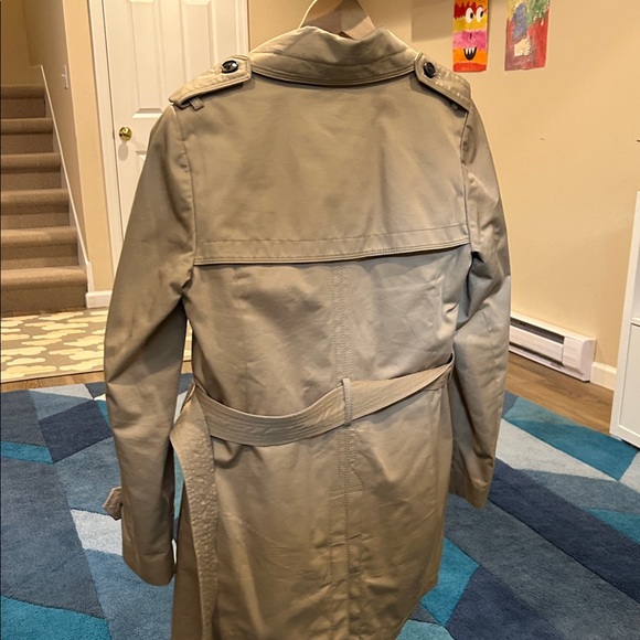 Banana Republic Beige Trench Coat - Picture 4 of 9
